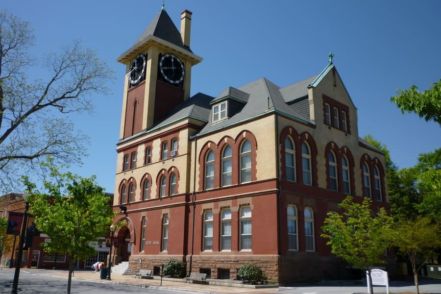 new bern, north carolina city hall - photo by Wikipedia