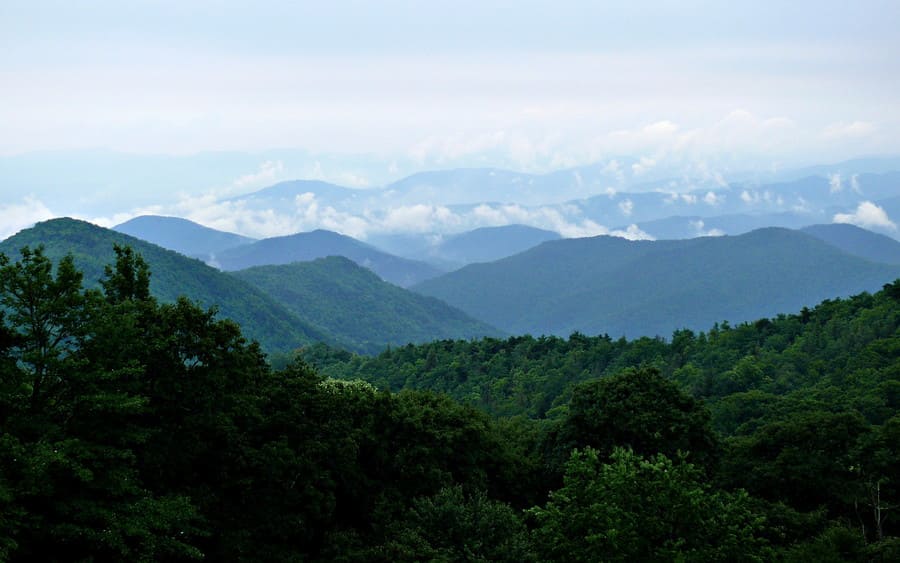 rainy and green blue ridge mountains - photo by Wikipedia