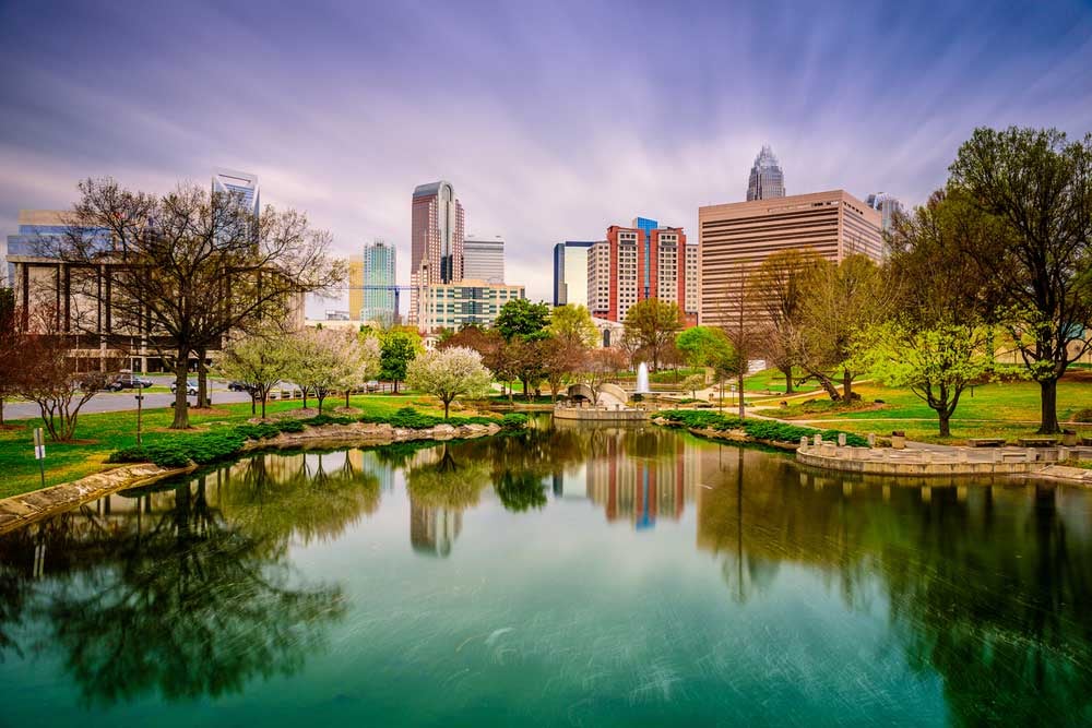 Charlotte,-North-Carolina,-USA-skyline.