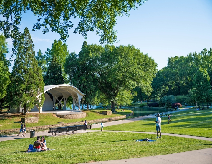 photo of freedom park in Dilworth neighborhood, Charlotte, NC